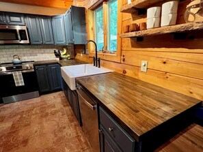 Mikrobølgeovn, ovn, kogeplade, opvaskemaskine