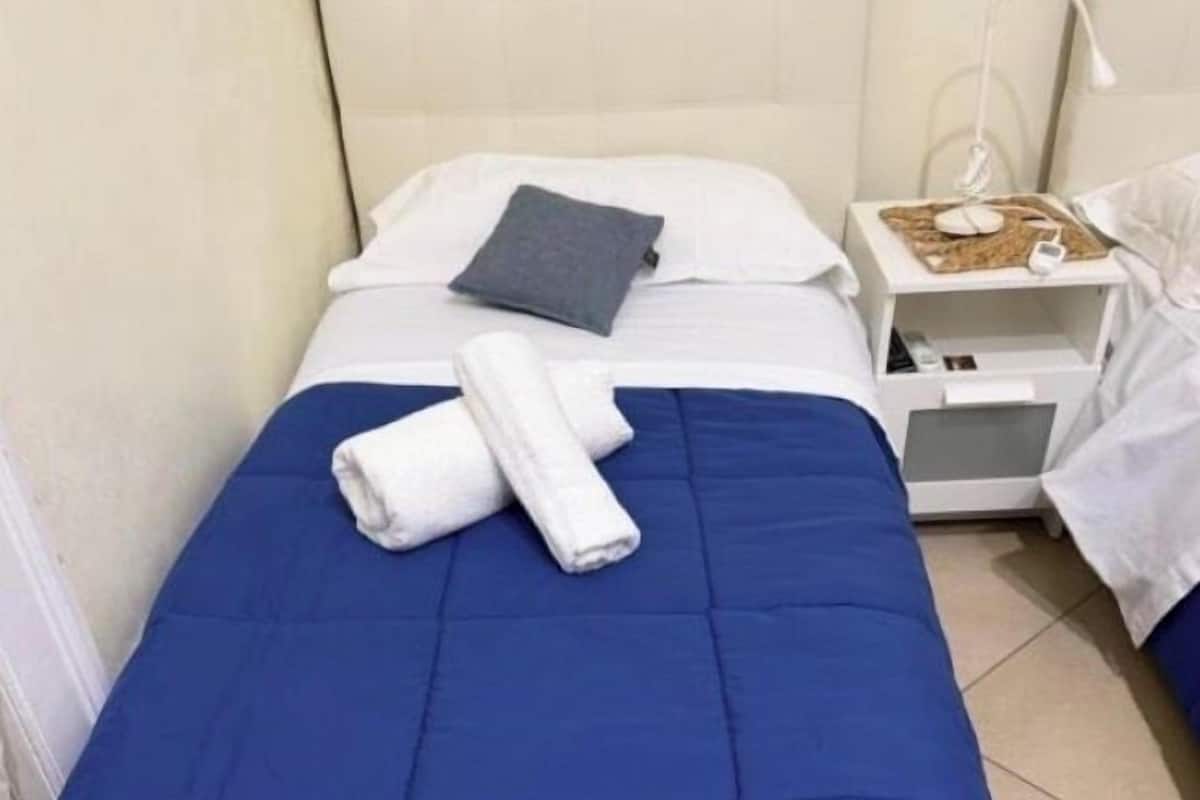 Chambre, 2 lits jumeaux | Système d’insonorisation, accès au Wi-Fi (inclus)