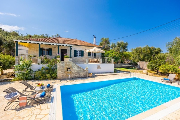 Beautiful villa with private pool and terrace with sea views