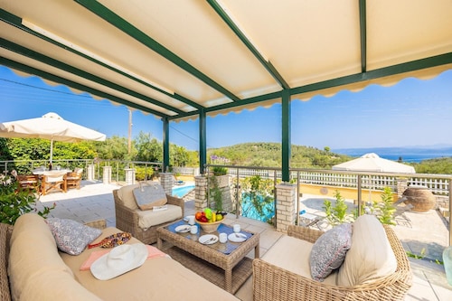 Villa Afroditi - Three Bedroom Villa, Sleeps 6