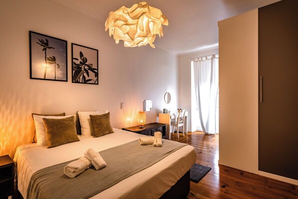 2 bedrooms, iron/ironing board, free WiFi, bed sheets