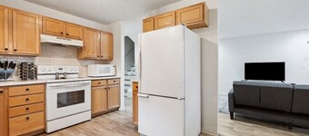 Beautiful 3 Bed/1 Bath Duplex in a quiet neighborhood near downtown Minneapolis