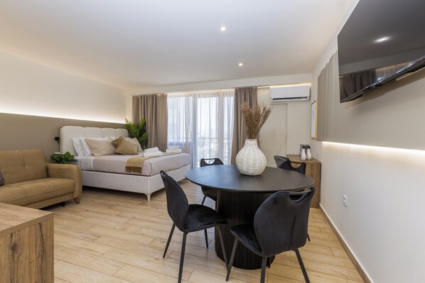 Iron/ironing board, free WiFi