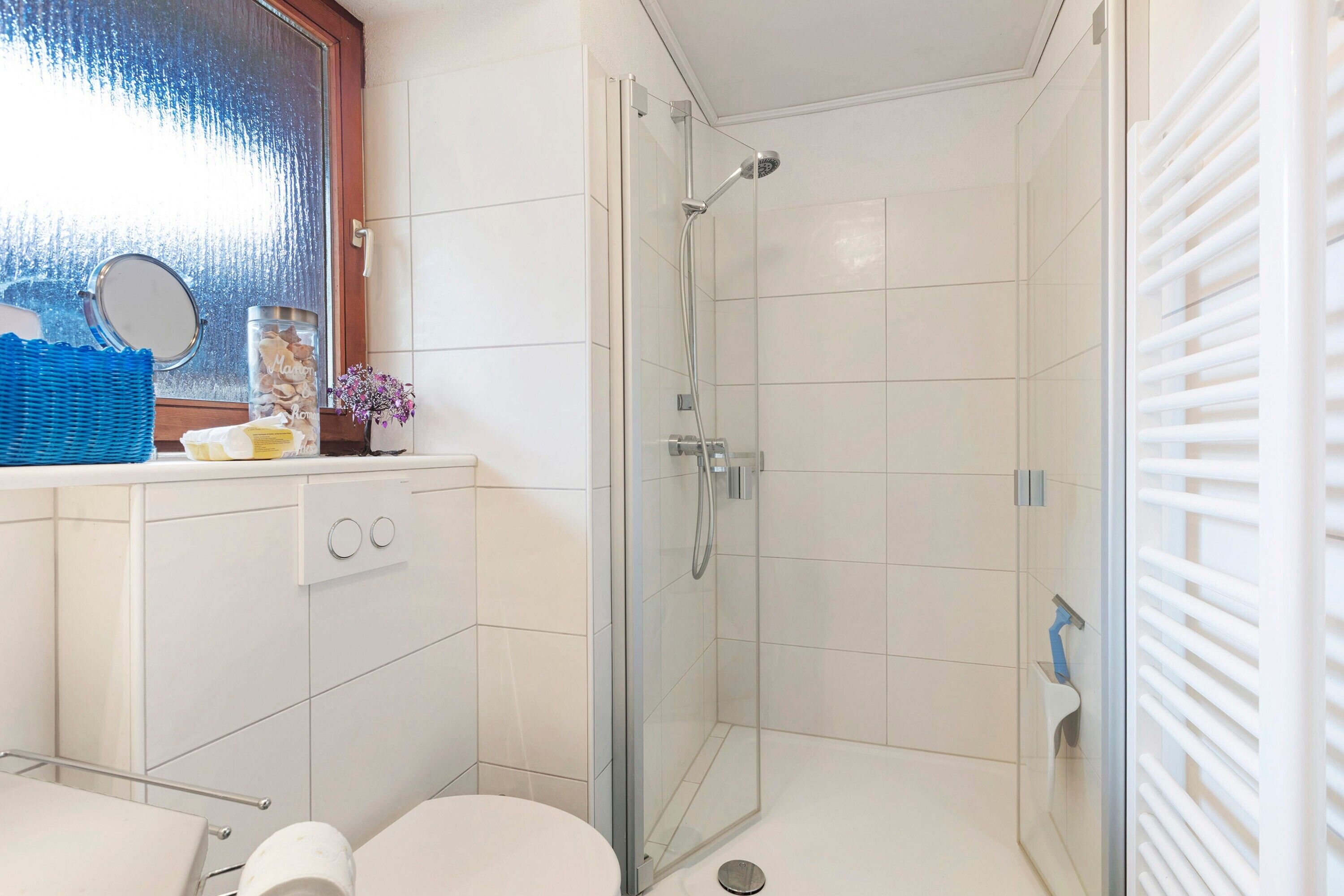 Doccia, set di cortesia gratuito, asciugacapelli, asciugamani