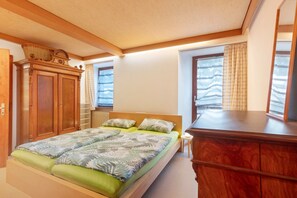 2 sovrum, strykjärn/strykbräda, wi-fi och sängkläder