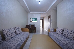 Apartment, 2 Bedrooms, Patio | Living room