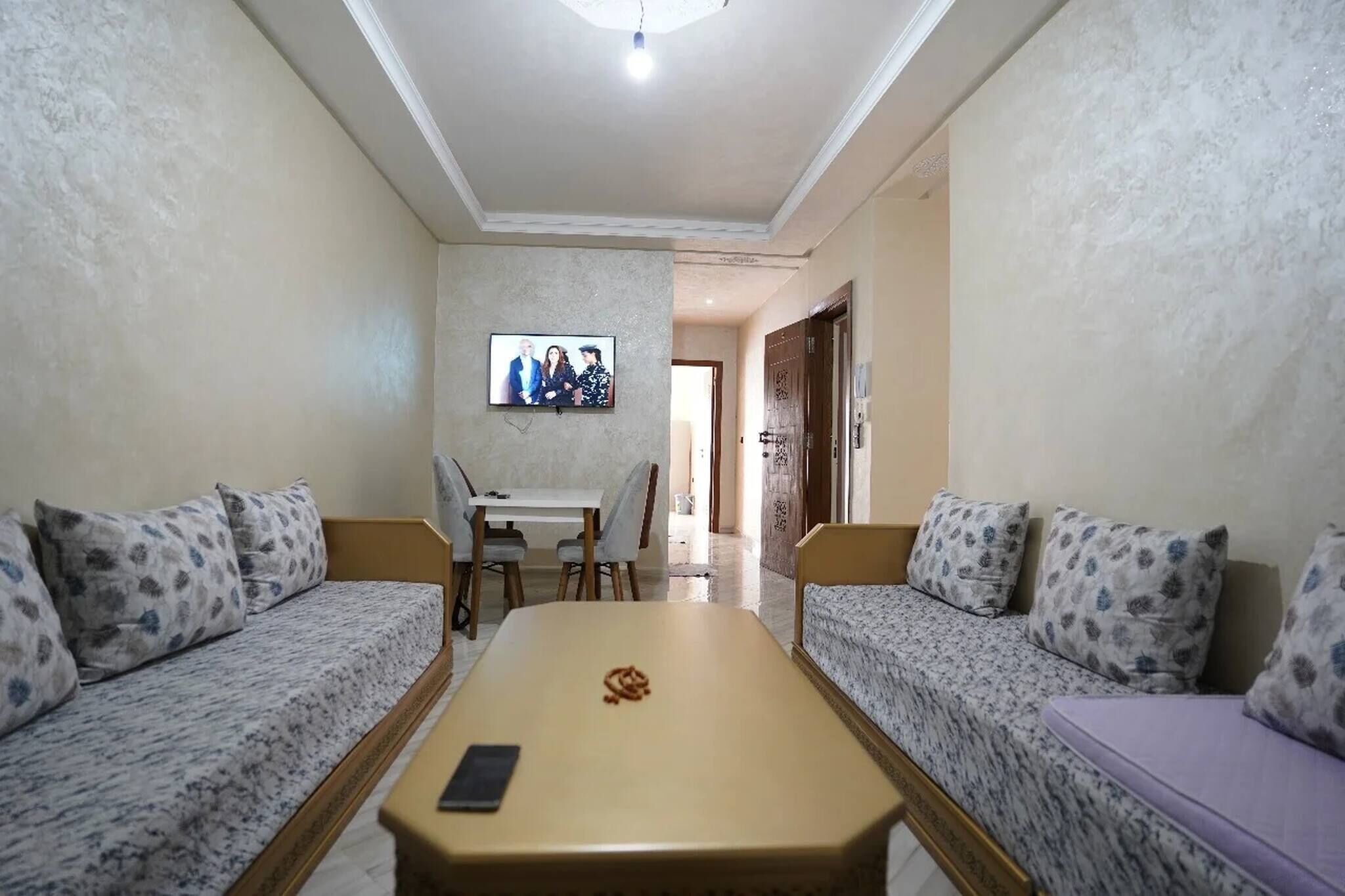  شقة - غرفتا نوم - برواق | غرفة المعيشة