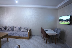 Departamento, 2 habitaciones, patio | Sala de estar