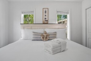 3 bedrooms, free WiFi, bed sheets, wheelchair access