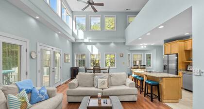 Shore Thing Lake House w/ Firepit and Lake Access on Lake Gaston!