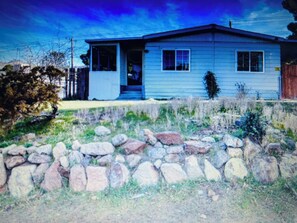 Exterior - Terrific 4-bedroom 2,5 bath comfort near Lake Isabella & Kern River (Bodfish)
