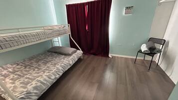 4 bedrooms, WiFi, bed sheets