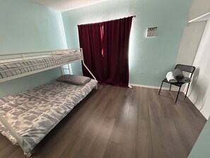 4 bedrooms, WiFi, bed sheets