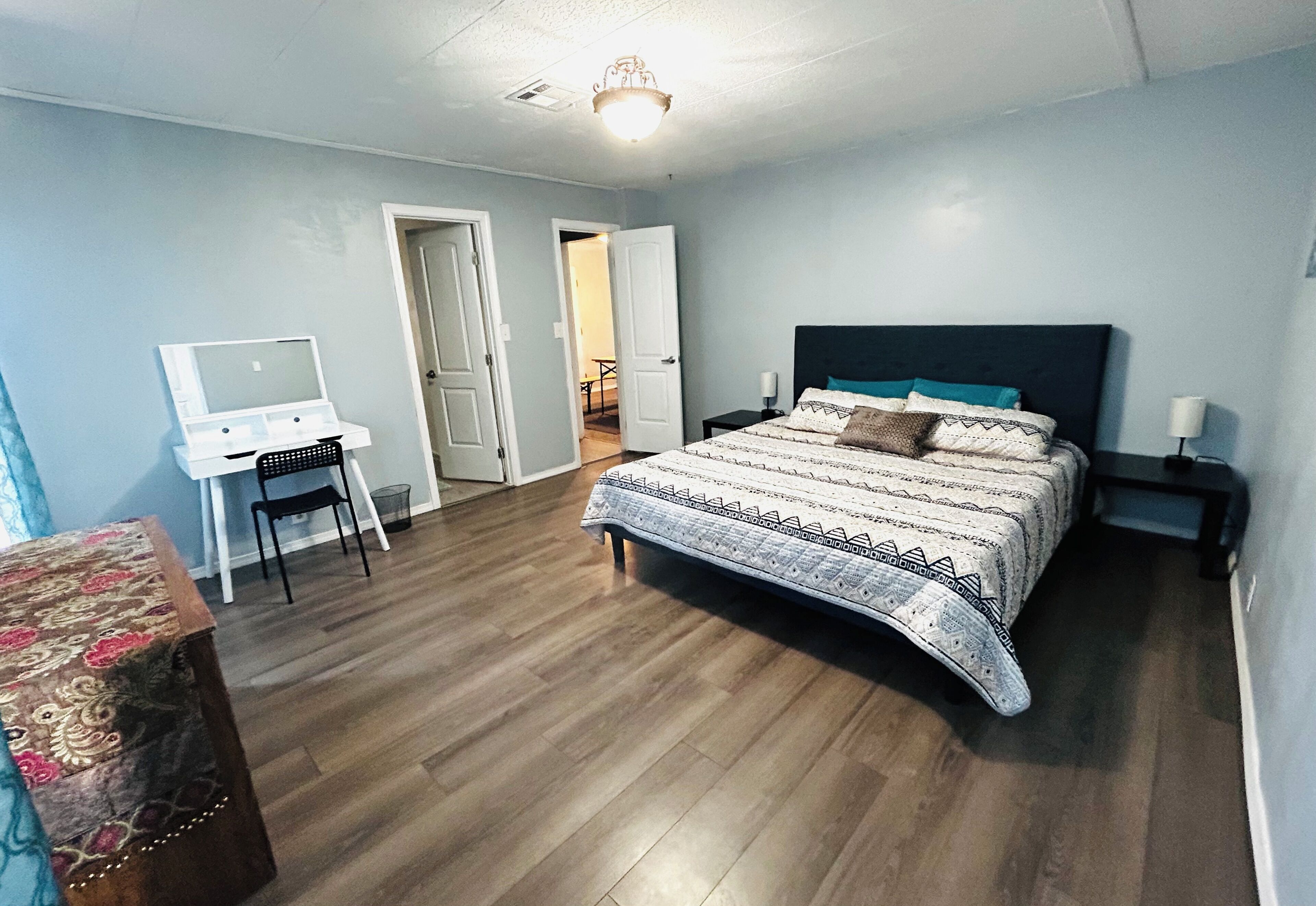 4 bedrooms, WiFi, bed sheets