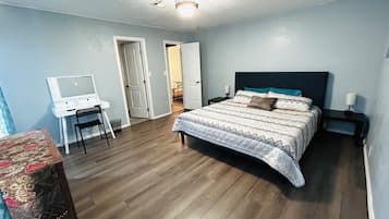 4 bedrooms, WiFi, bed sheets