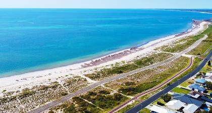 Marine Holiday Home - Geographe