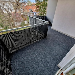 Apartamento básico, 2 quartos, sacada, vista para o jardim | Vista da sacada