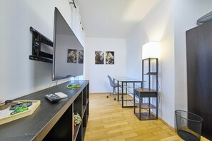Basic Apartment, 2 Bedrooms, Balcony, Garden View | Free WiFi - Grazer City Residence & Free parking (Graz)