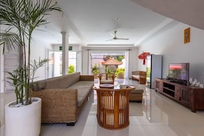 Unclassified image, 2 of 17, button - Villa Chunga-changa (Bali)