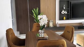 Economy-lejlighed - balkon - byudsigt | Spisestue