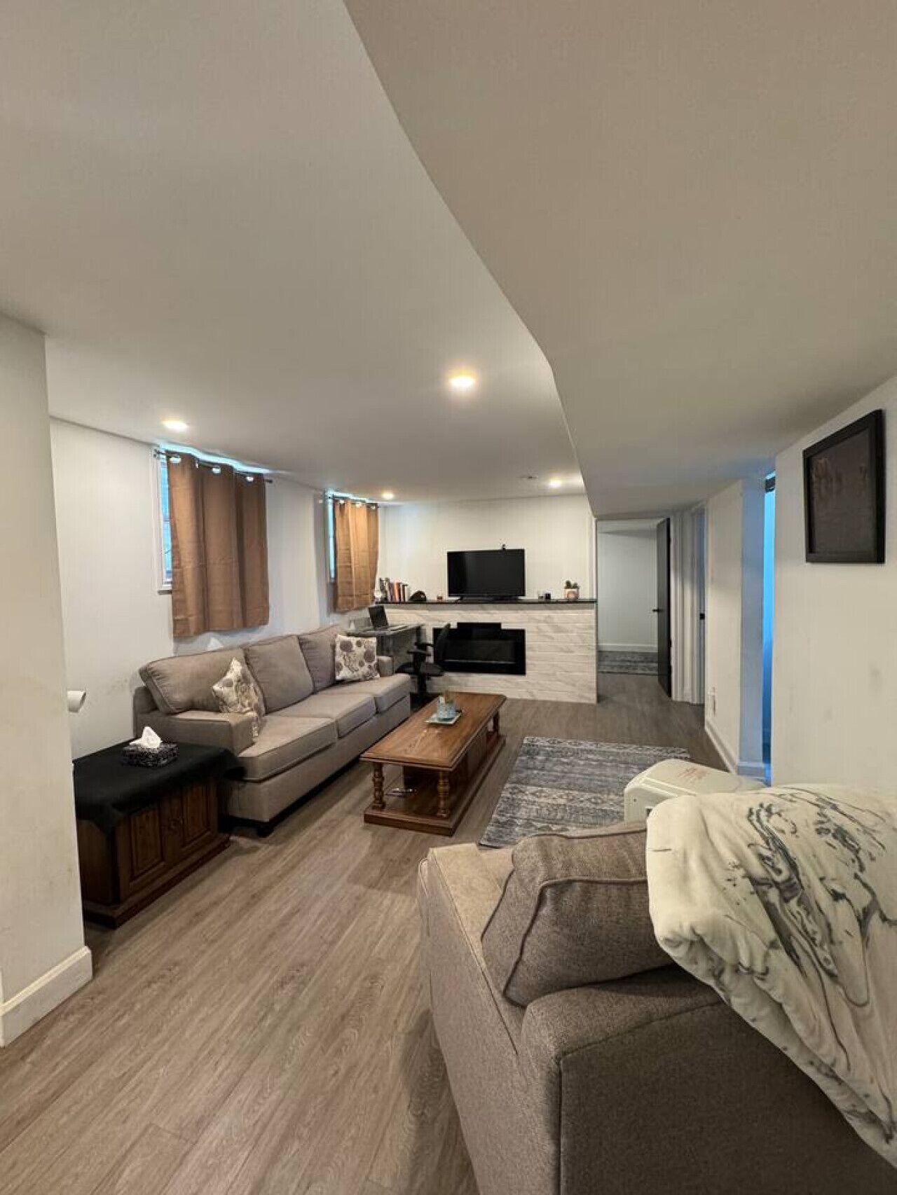 Televisie en een open haard