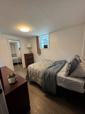 2 camere, una scrivania, Wi-Fi, lenzuola