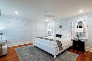 6 dormitorios, escritorio, tabla de planchar con plancha y wifi