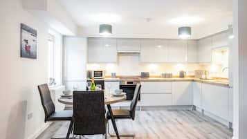 Departamento, 2 habitaciones, planta baja | Cocina privada