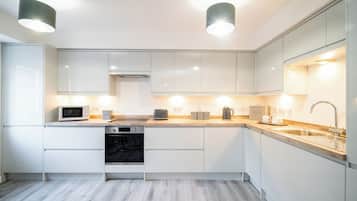 Departamento, 2 habitaciones, planta baja | Cocina privada