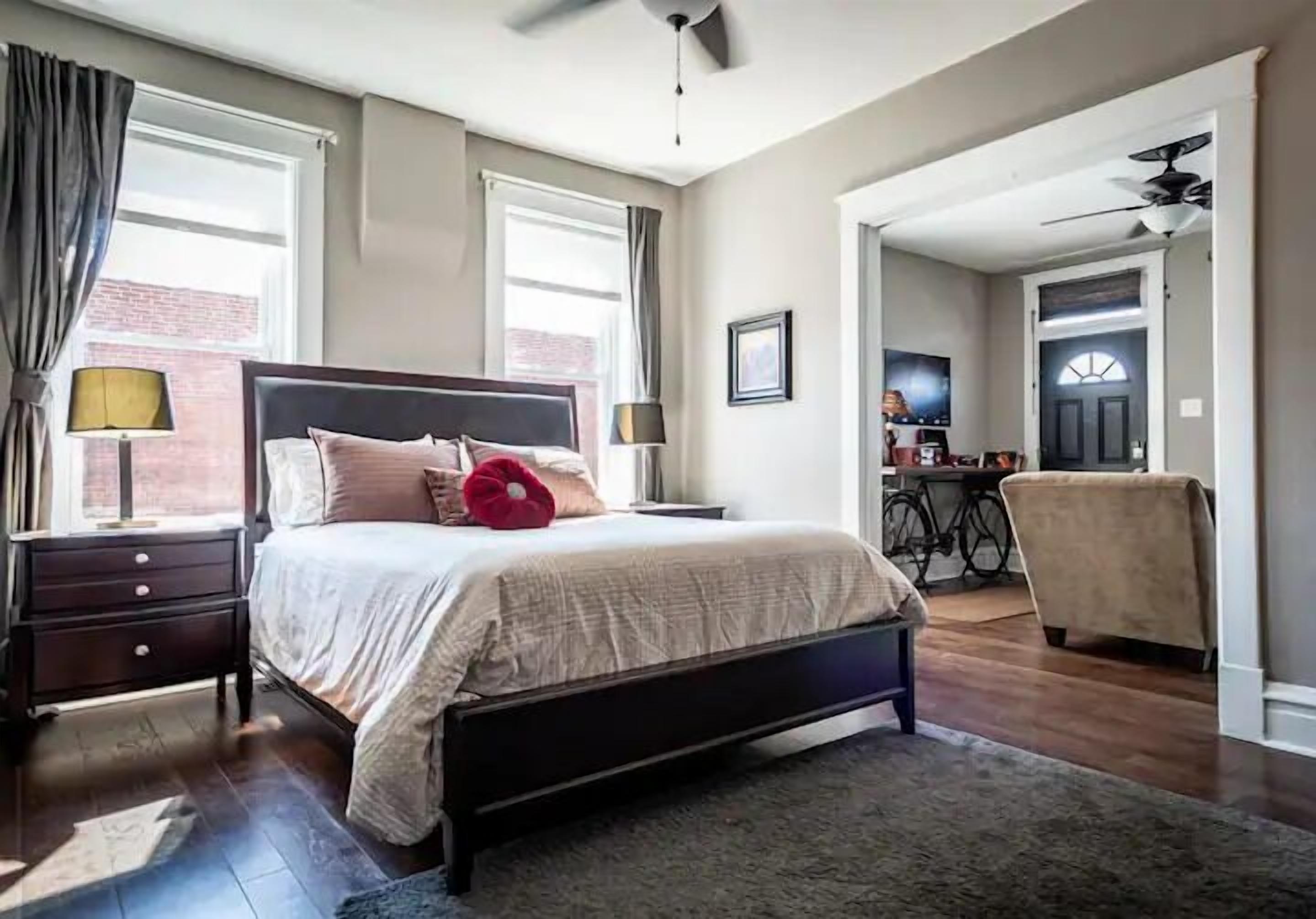 2 bedrooms, travel crib, WiFi, bed sheets