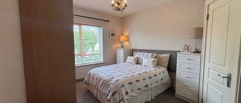 2 chambres, accĂšs au Wi-Fi (inclus), literie fournie