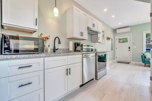 Micro-ondes, four, plaque de cuisson, lave-vaisselle