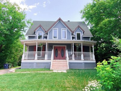 Nantucket-Style in Hudson: Beach Walks & Forest Trails, 1 step to Montreal Magic