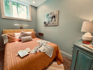 2 Schlafzimmer, Zimmersafe, Schreibtisch, Bügeleisen/Bügelbrett