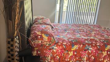 1 bedroom, iron/ironing board, internet, bed sheets