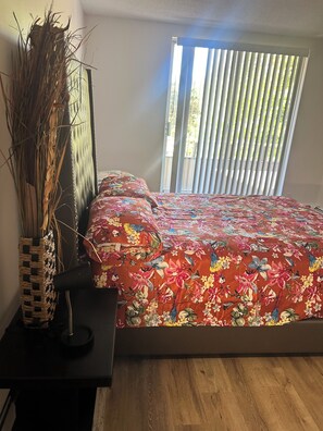 1 bedroom, iron/ironing board, internet, bed sheets