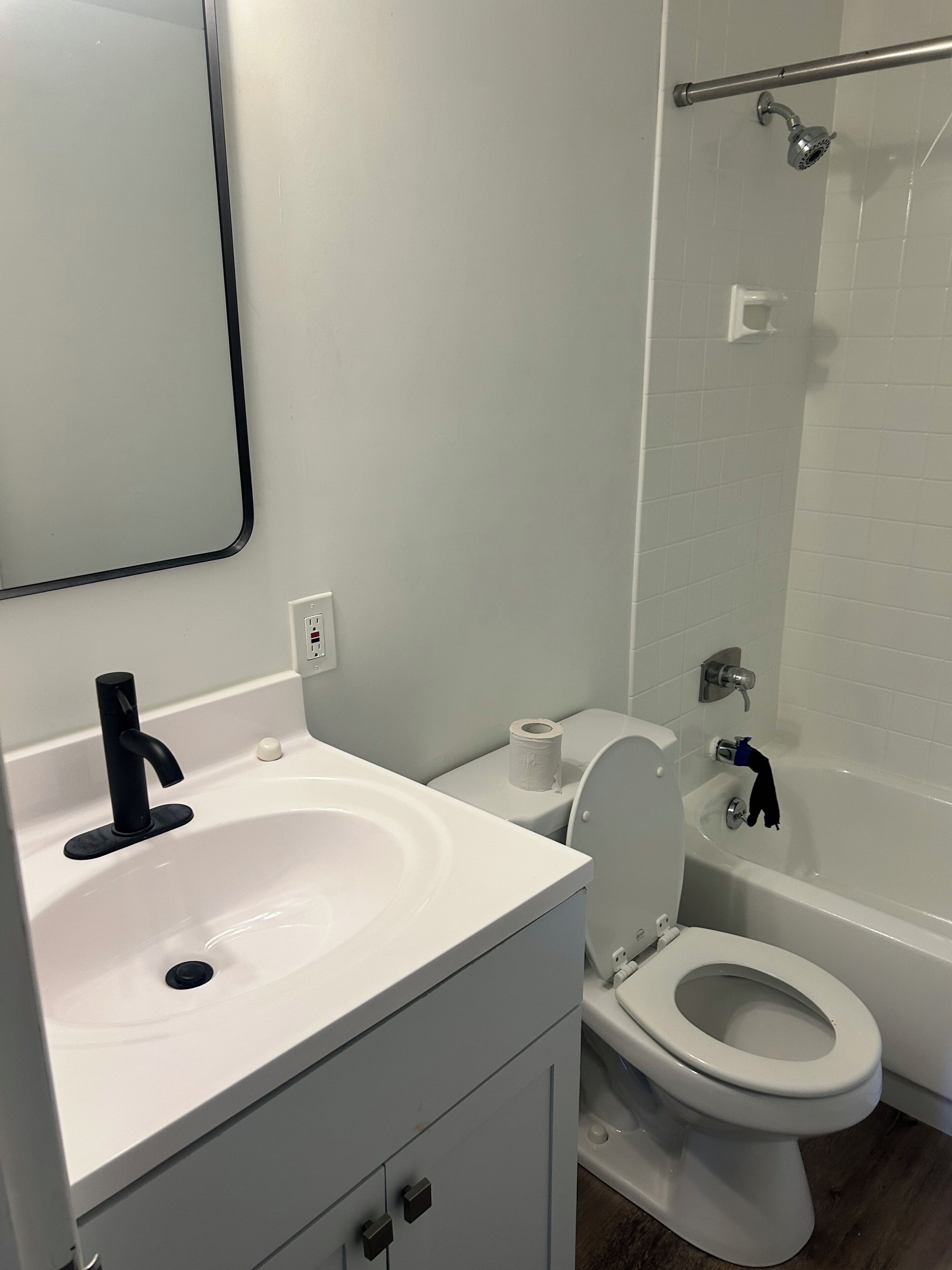 Toallas, jabón, papel de baño 