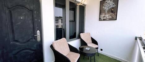 Appartement Familial, balcon, vue ville | Balcon
