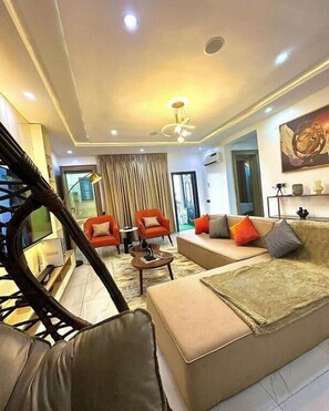 Family Apartment, Balcony, City View | Living area