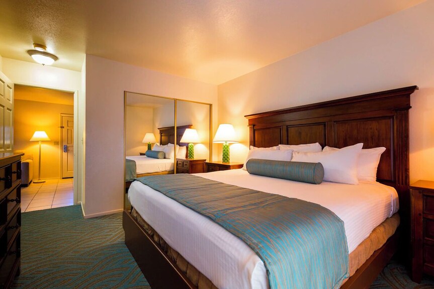 2 Comfortable Units, Kitchen & Free Parking - Ventura