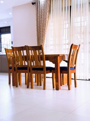 In-room dining - Jay Jay Homes (Kampala)