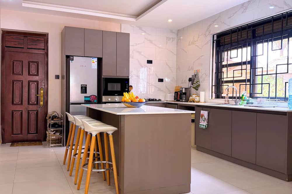Jay Jay Homes