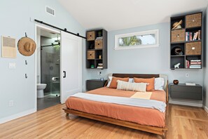 3 Schlafzimmer, Schreibtisch, Bügeleisen/Bügelbrett, WLAN