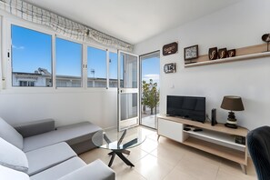 TV - Apartment '251 Mollina Apartment' with Sea Views, Wi-Fi and Air Conditioning (La Cala de Mijas)