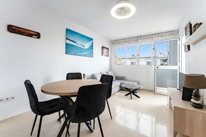 Dining - Apartment '251 Mollina Apartment' with Sea Views, Wi-Fi and Air Conditioning (La Cala de Mijas)