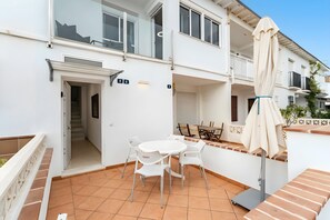Outdoor dining - Apartment '251 Mollina Apartment' with Sea Views, Wi-Fi and Air Conditioning (La Cala de Mijas)