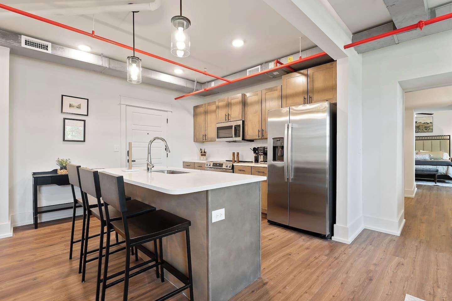 Kühlschrank, Mikrowelle, Ofen, Herdplatte