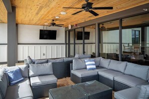 Interior - The Chief`s Barracks (Mcminnville)