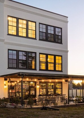 Exterior - The Boardroom (Mcminnville)