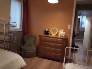 2 chambres, lit parapluie, Wi-Fi, draps fournis